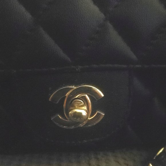 Chanel handbag - Picture 2 of 13